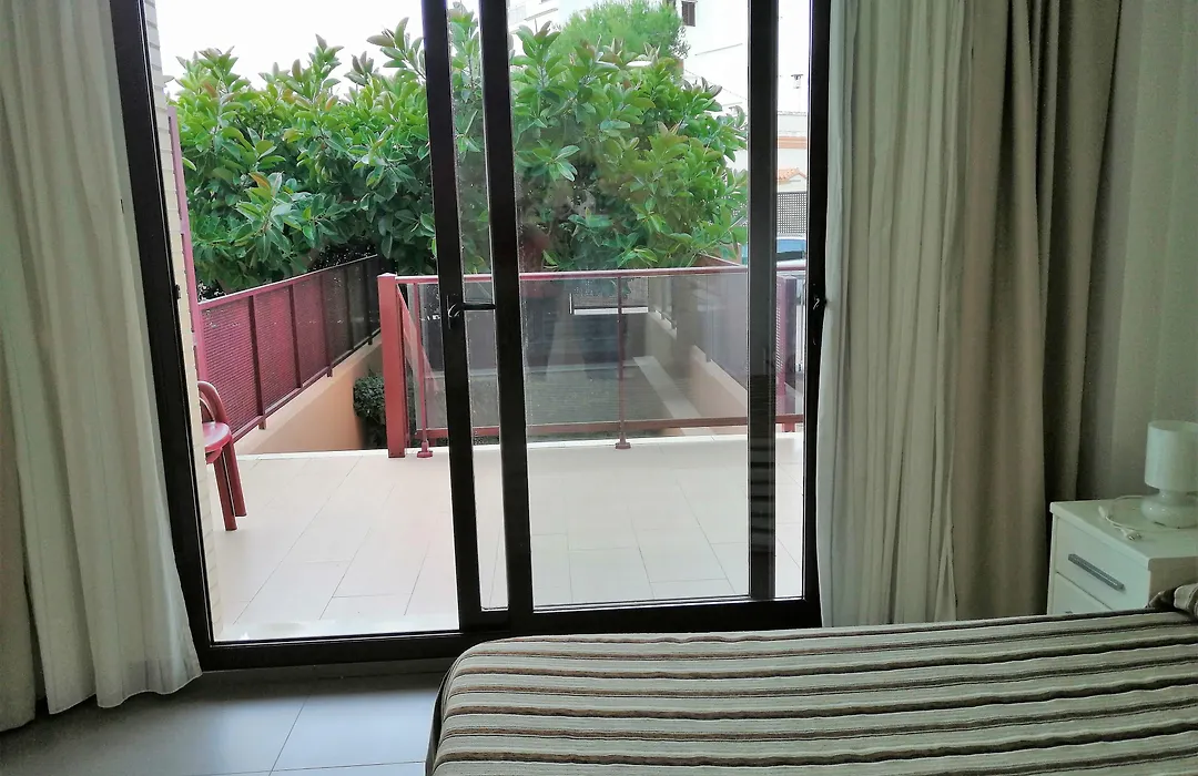 Aparthotel El Faro-1